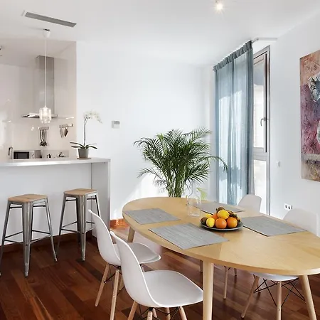 Apartamento Azz Torre De La Plata Sevilha